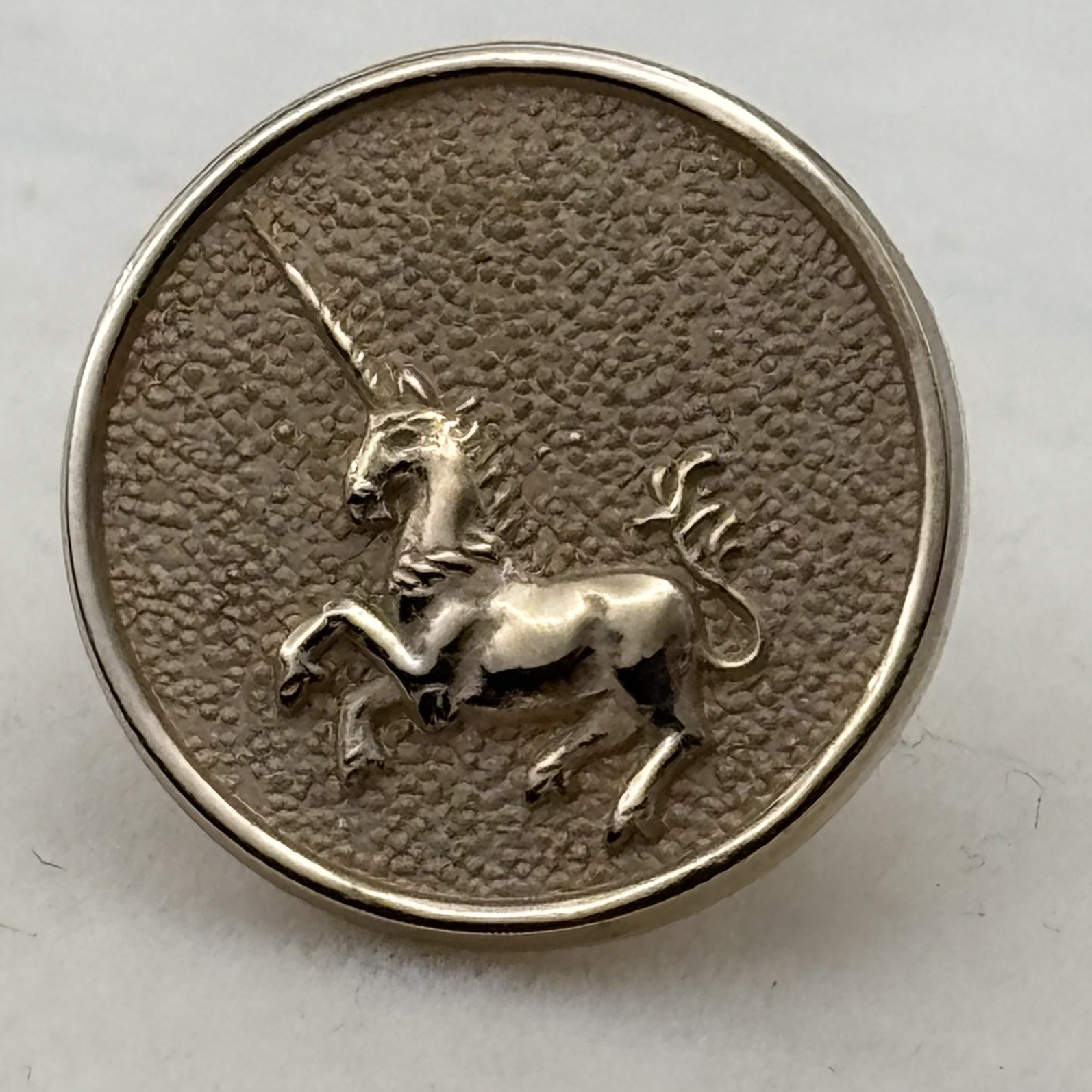 Vintage 10K GF Gold Filled Unicorn Round Lapel Pin 5/8”