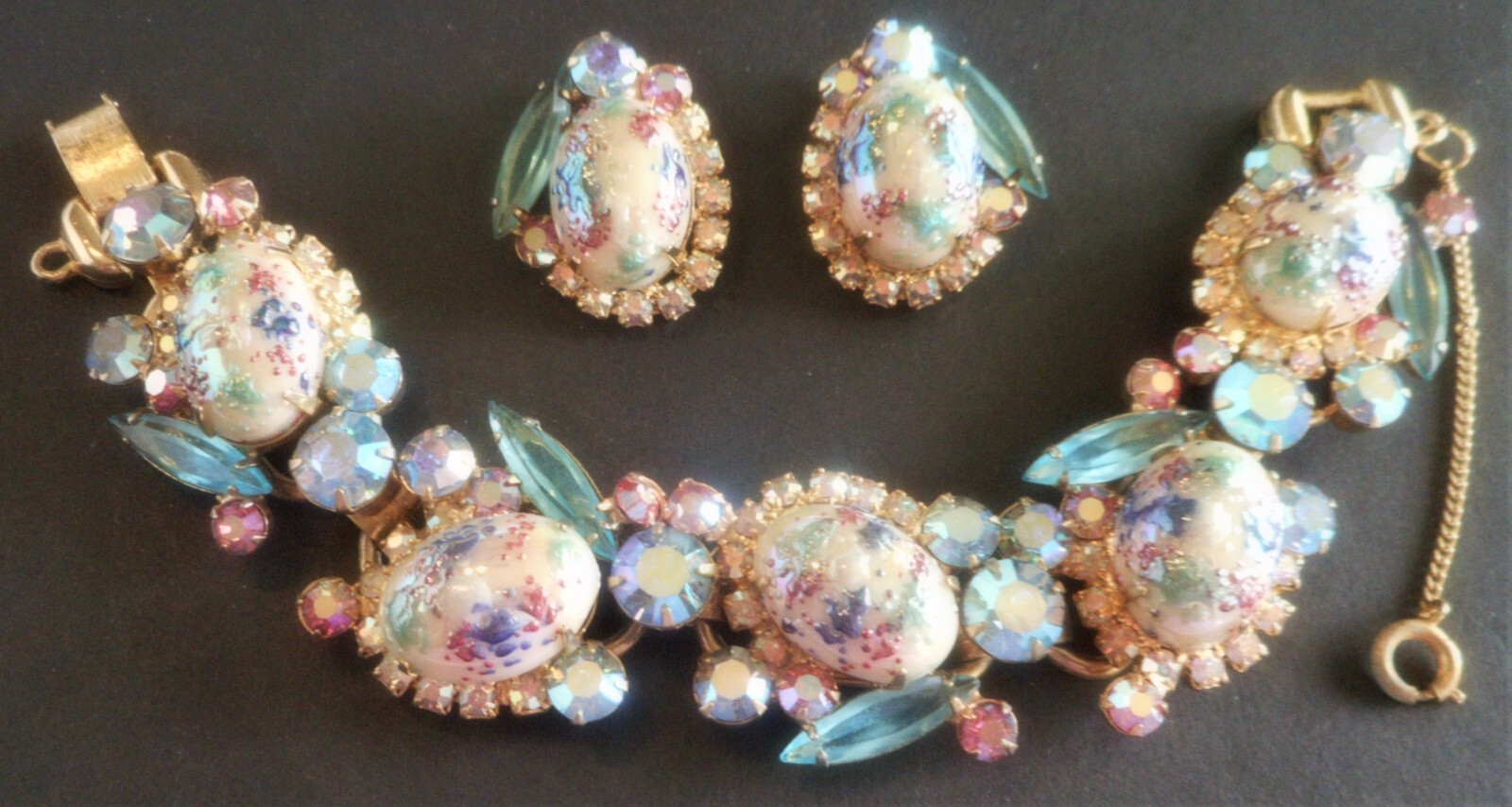 D&E JULIANA STIPPLED BLUE EASTER EGG RS ART GLASS BRACELET EARRINGS SET BOOK PC