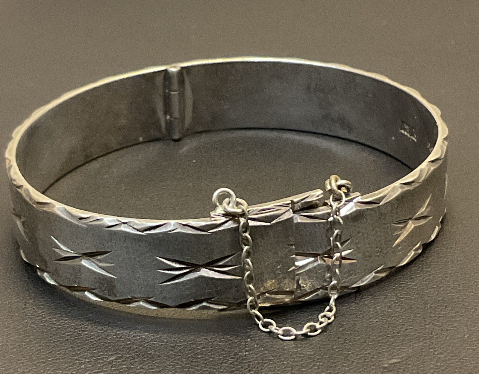 Vintage 1970s Sterling Silver Engraved Bangle Monomil Birmingham Hallmarked