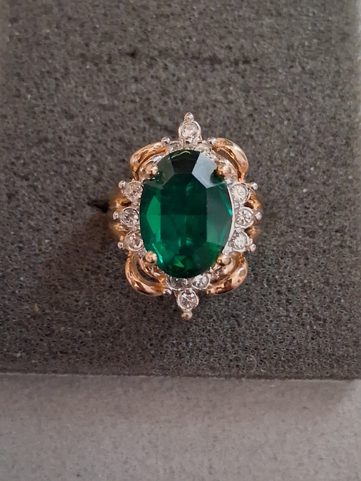 14K gold plated Lind Cubic Zirconia halo green stone vintage ring. SZ 4.5