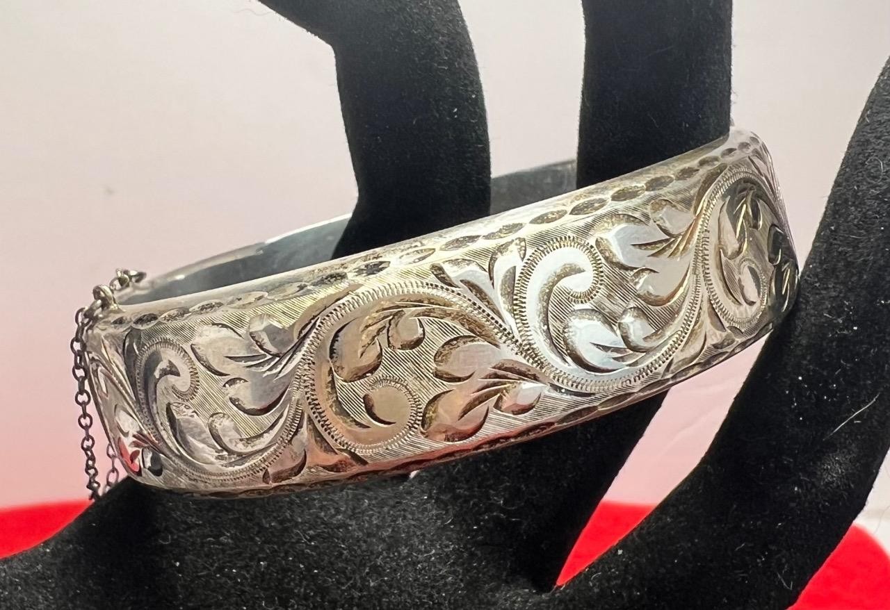 Vintage British English JS 925 Sterling SILVER Hand Chased Bangle Bracelet 7″