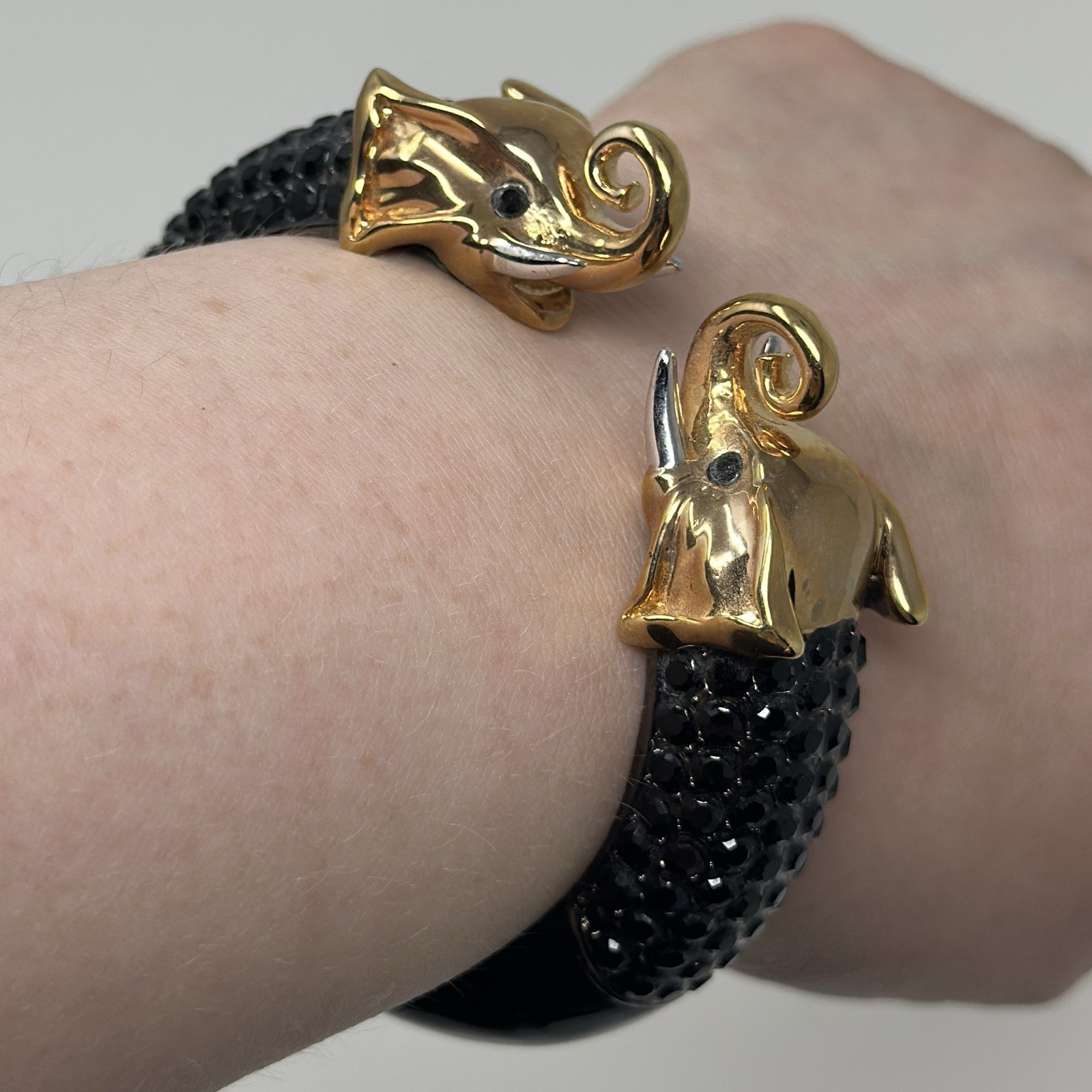 Vintage Joann Boyce Black Rhinestone Gold Tone Elephant Heads Bracelet 6.25”