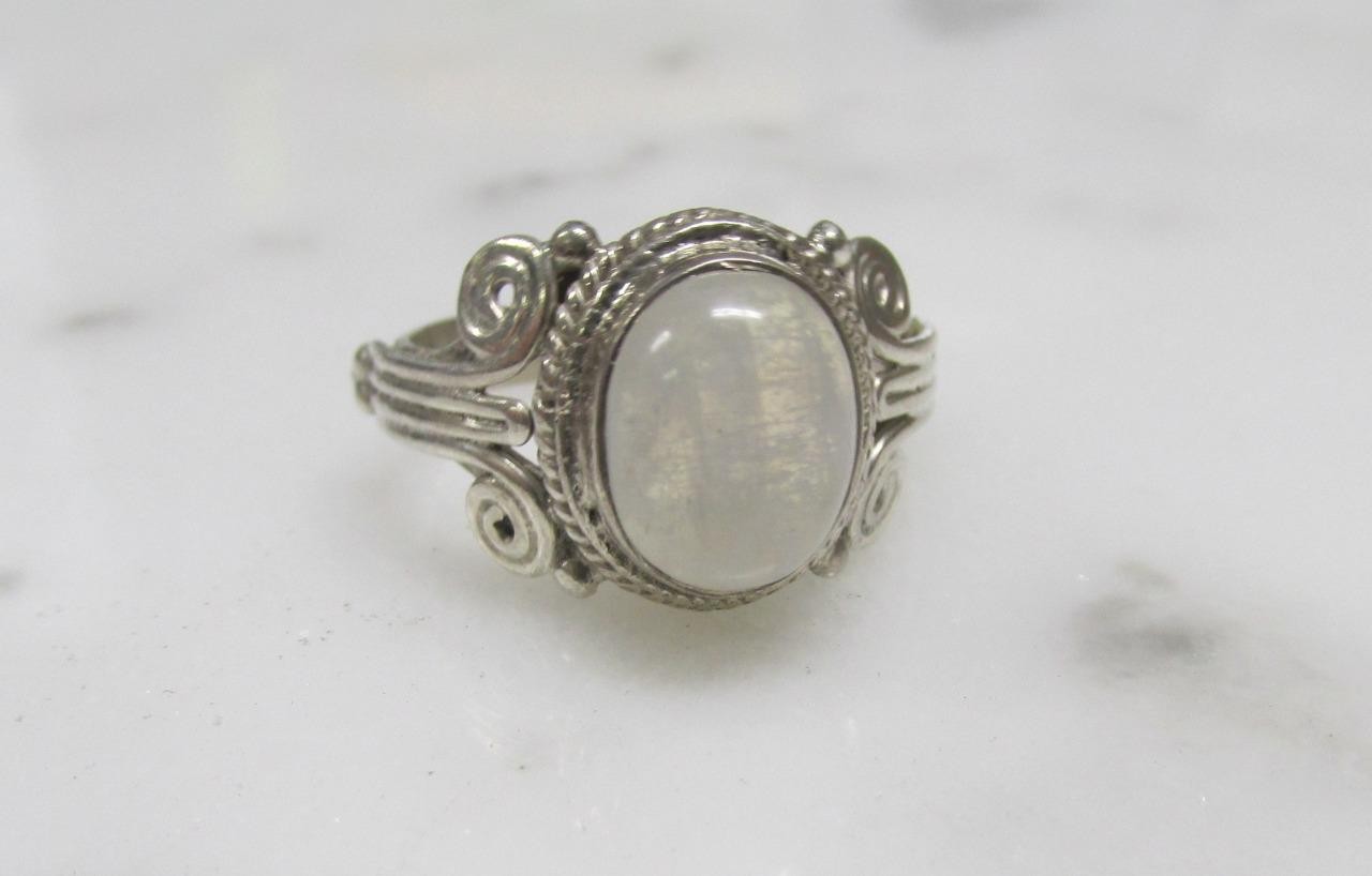 Moonstone Sterling Silver Statement Ring ~ Size 6 ~ 4grams ~ 5-I698