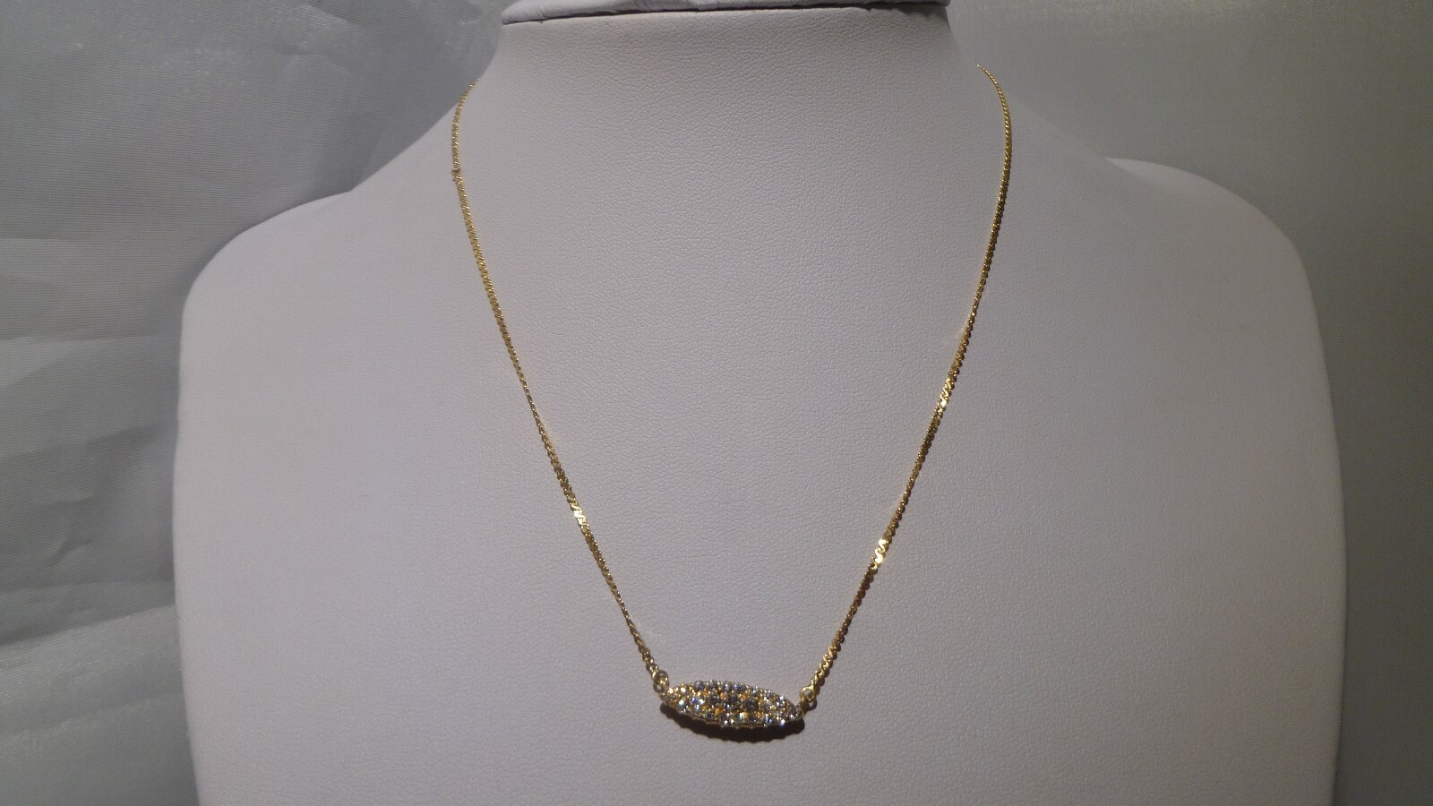 Vintage 14k Yellow Gold Pave Set Clean Shinny Diamonds Eye Shape Necklace