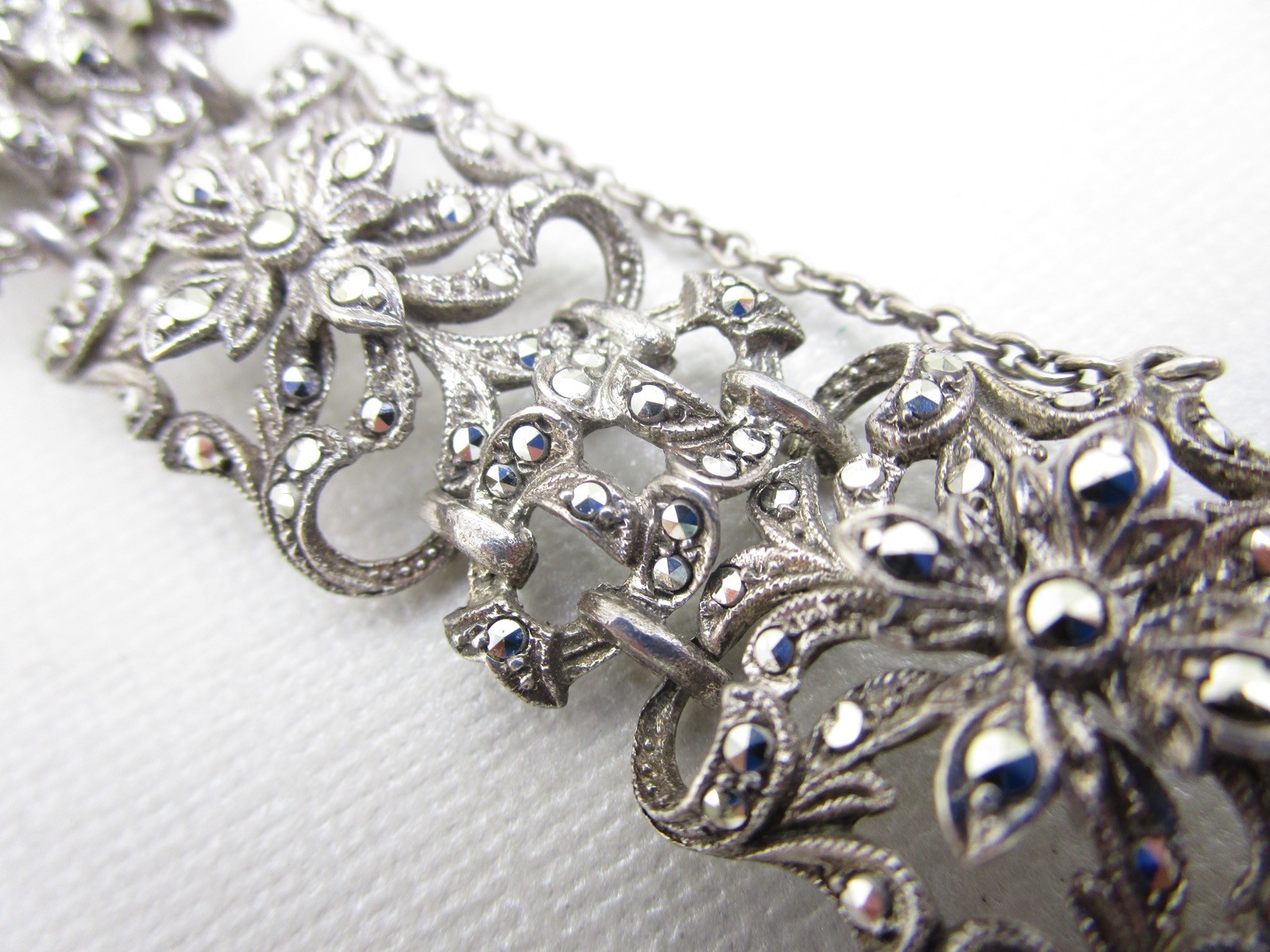 ELEGANT VINTAGE 835 SILVER MARCASITE FLOWER LINK PIERCE CUT BRACELET – GERMANY