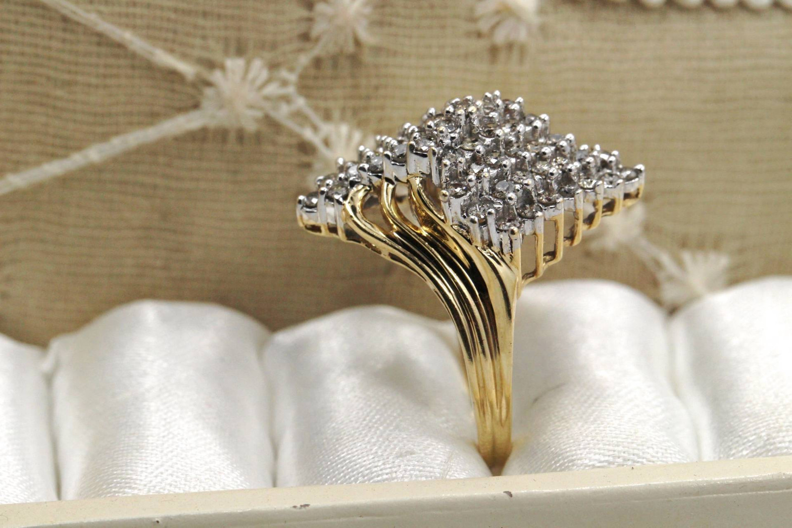 10k Yellow gold ring 1.00ct natural not enhanced diamond 4.8gr size:7.5 N1033E