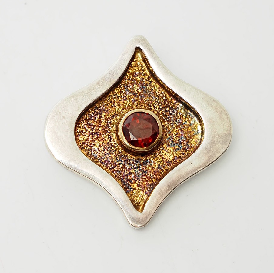 Fun abstract vintage sterling silver garnet brooch pin by YES Silver Studio