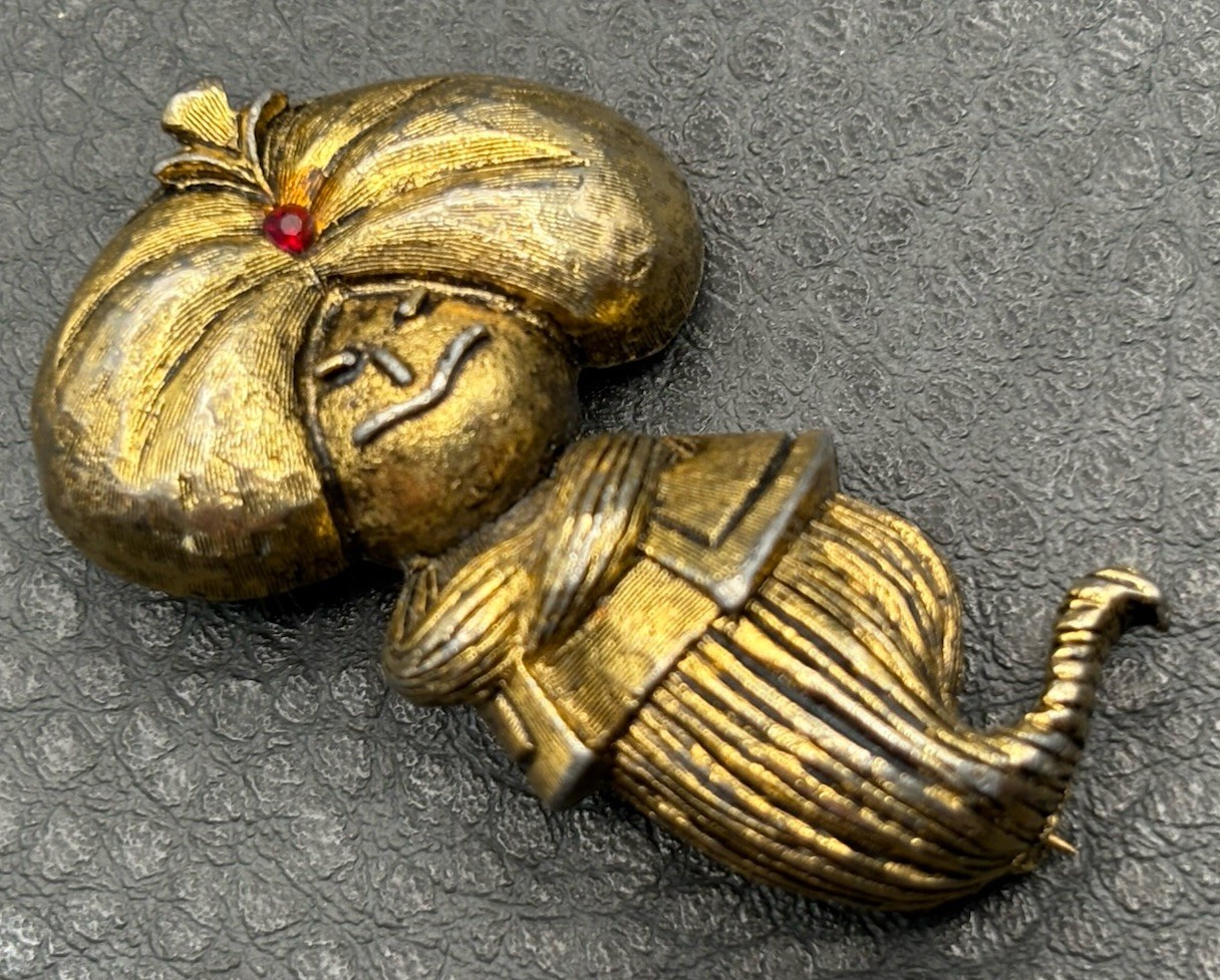 Vintage Gold Tone Figural Brooch Pin Man In Turban Red Rhinestone Accent