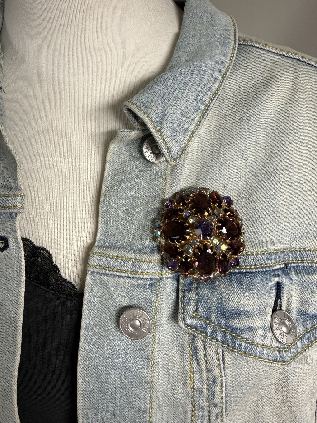 Juliana D&E Book Piece Brooch Pin Shades Of Purple AB Rhinestone 2″ Ref #550 VTG