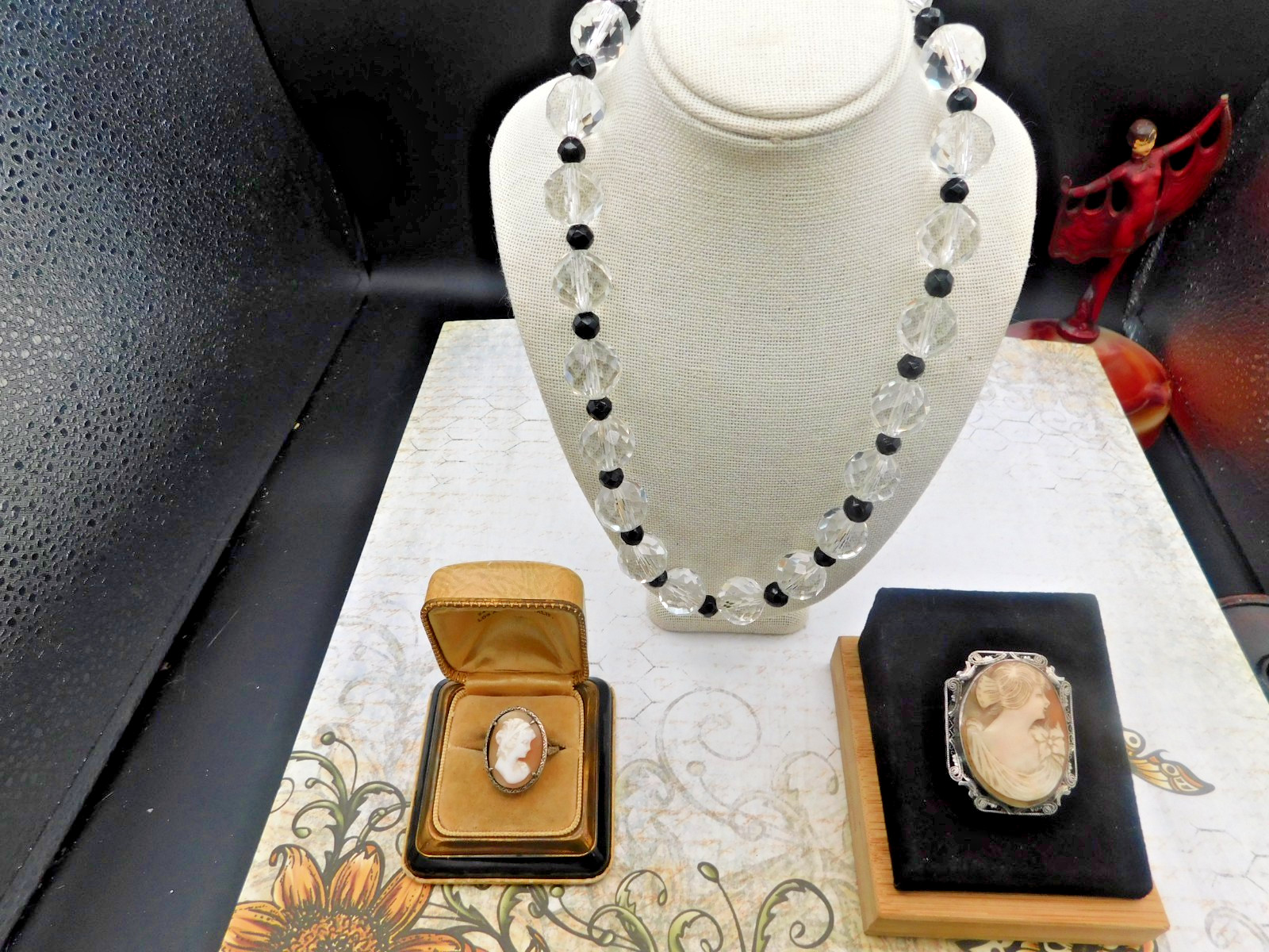 Antique jewelry lot Art Deco beads Deco Beautiful Cameo pin & ring