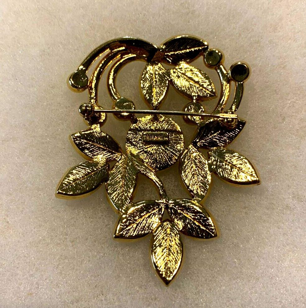 Vintage Trifari Large Goldtone Spray Pin with Black Stones – 2 1/4 Inches Long
