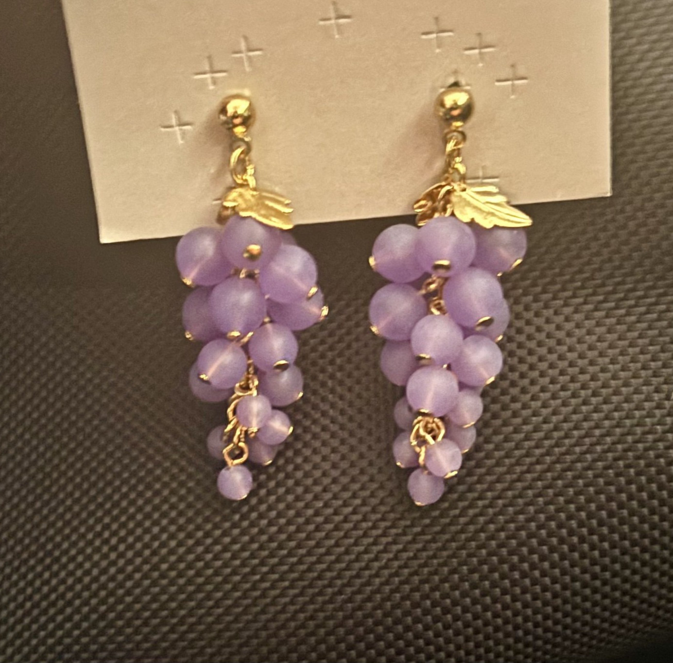 Vintage grape cluster pierced purple with gold tone dangle earrings.