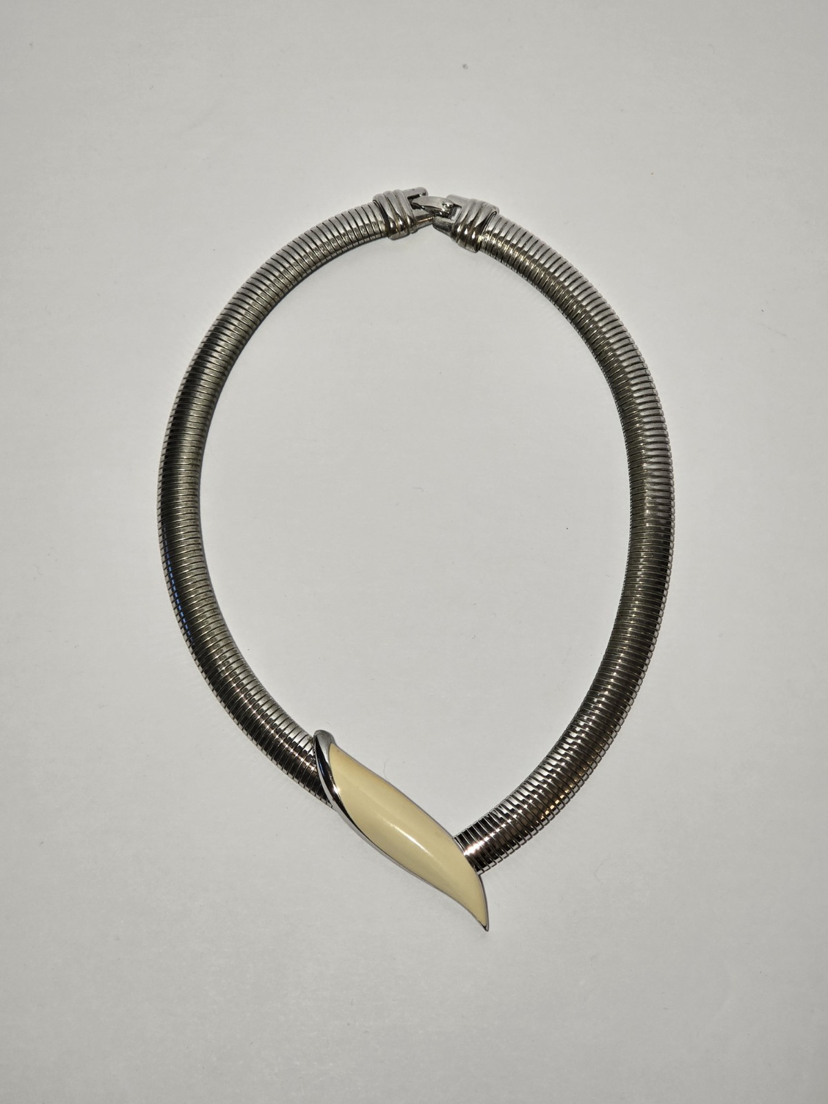 Vintage 80s Monet Omega Collar Choker Enamel Silver Tone Necklace 15.5″