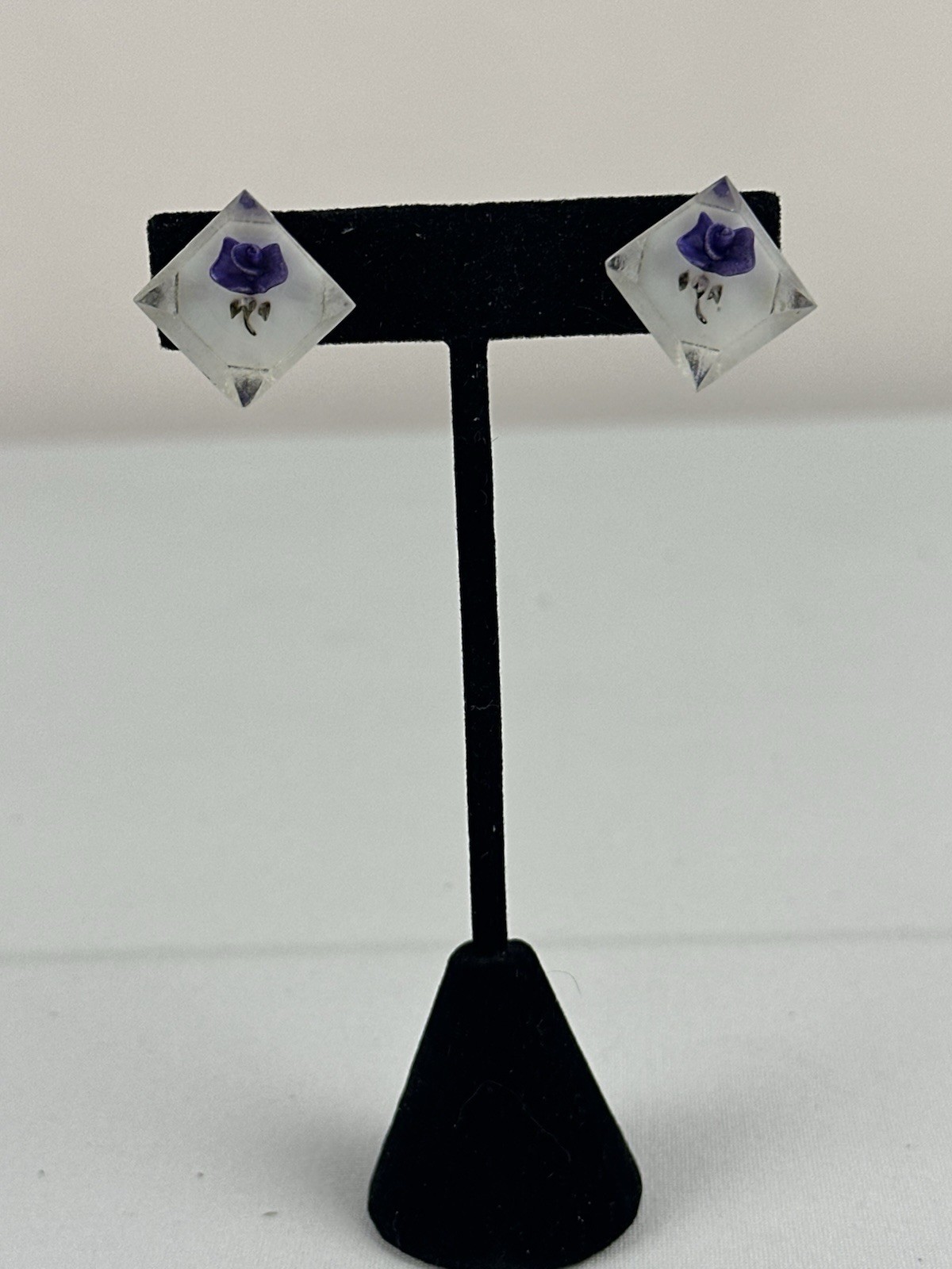 Beautiful Diamond Shaped Purple Flower Reverse Carved Lucite Screw Back Earrings
