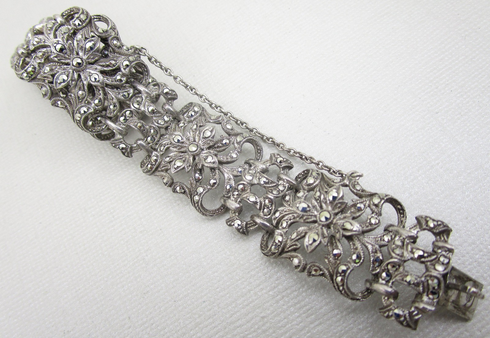 ELEGANT VINTAGE 835 SILVER MARCASITE FLOWER LINK PIERCE CUT BRACELET – GERMANY
