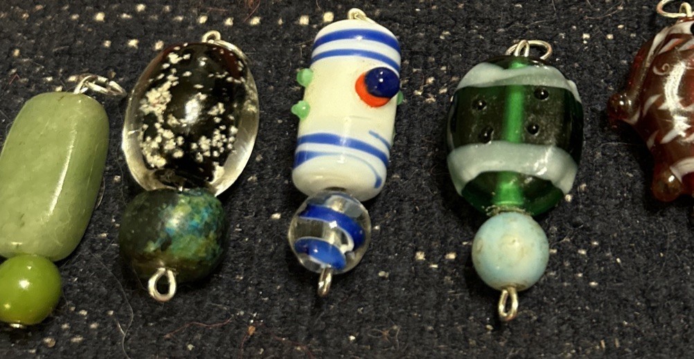 LOT OF 17 VINTAGE TO NOW PENDANTS VARIOUS SIZES HAND BLOWN GLASS PENDANTS