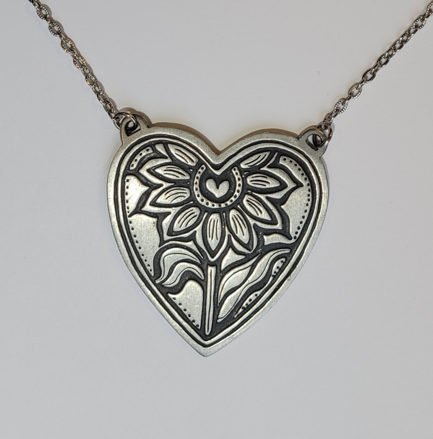Marcie USA Sunflower On Heart Handcrafted Pewter Pendant 25in Necklace Vintage