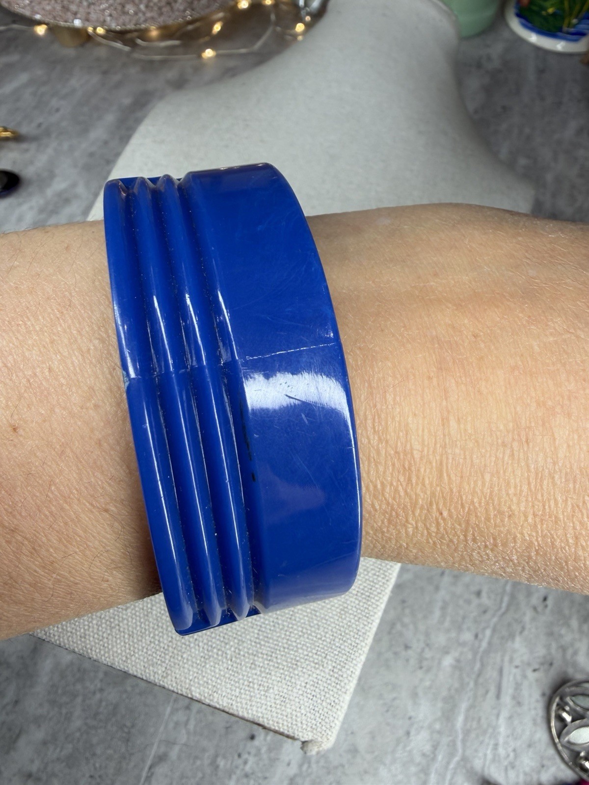 Vintage Hong Kong Blue Acrylic Bangle Bracelet Retro Jewelry