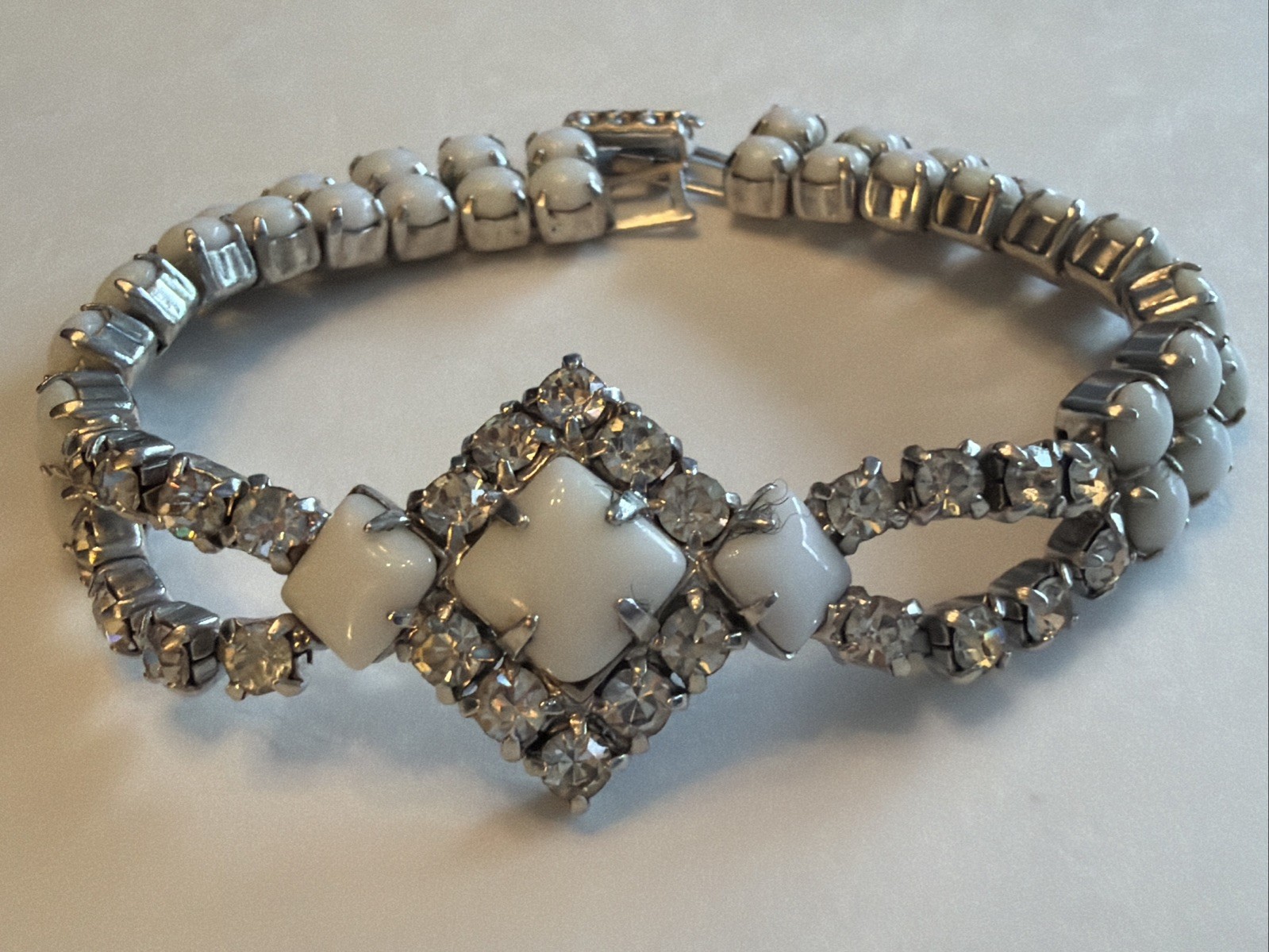 Kramer Vintage 1950″s Milk Glass Rhinestone 7″ Bracelet Silver Tone W26