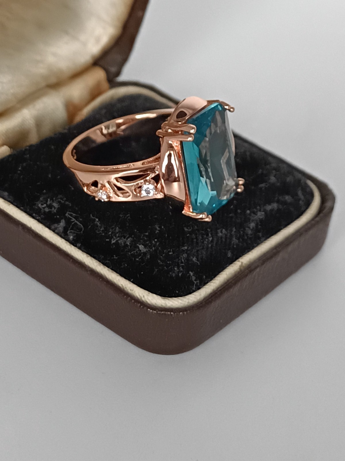 Vintage 1990-s 14 Ct Rolled Gold Blue Topaz Ring Size UK P US 7 1/2- Hallmarked