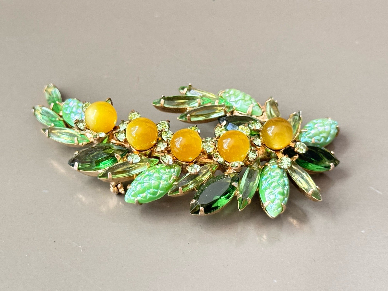 Vintage Verified JULIANA BOOK SET Green Art Glass Necklace Bracelet Brooch Ear
