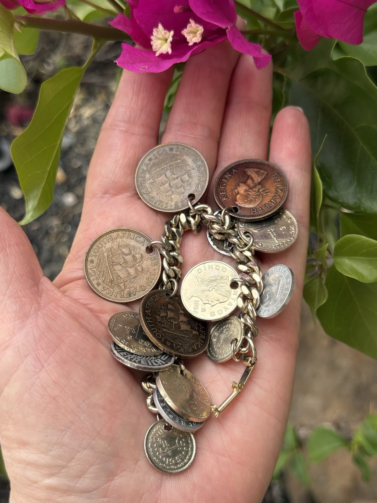 VINTAGE ESTATE SOUTH AFRICA QUEEN ELIZABETH REGINA CHAIN COIN CHARM BRACELET